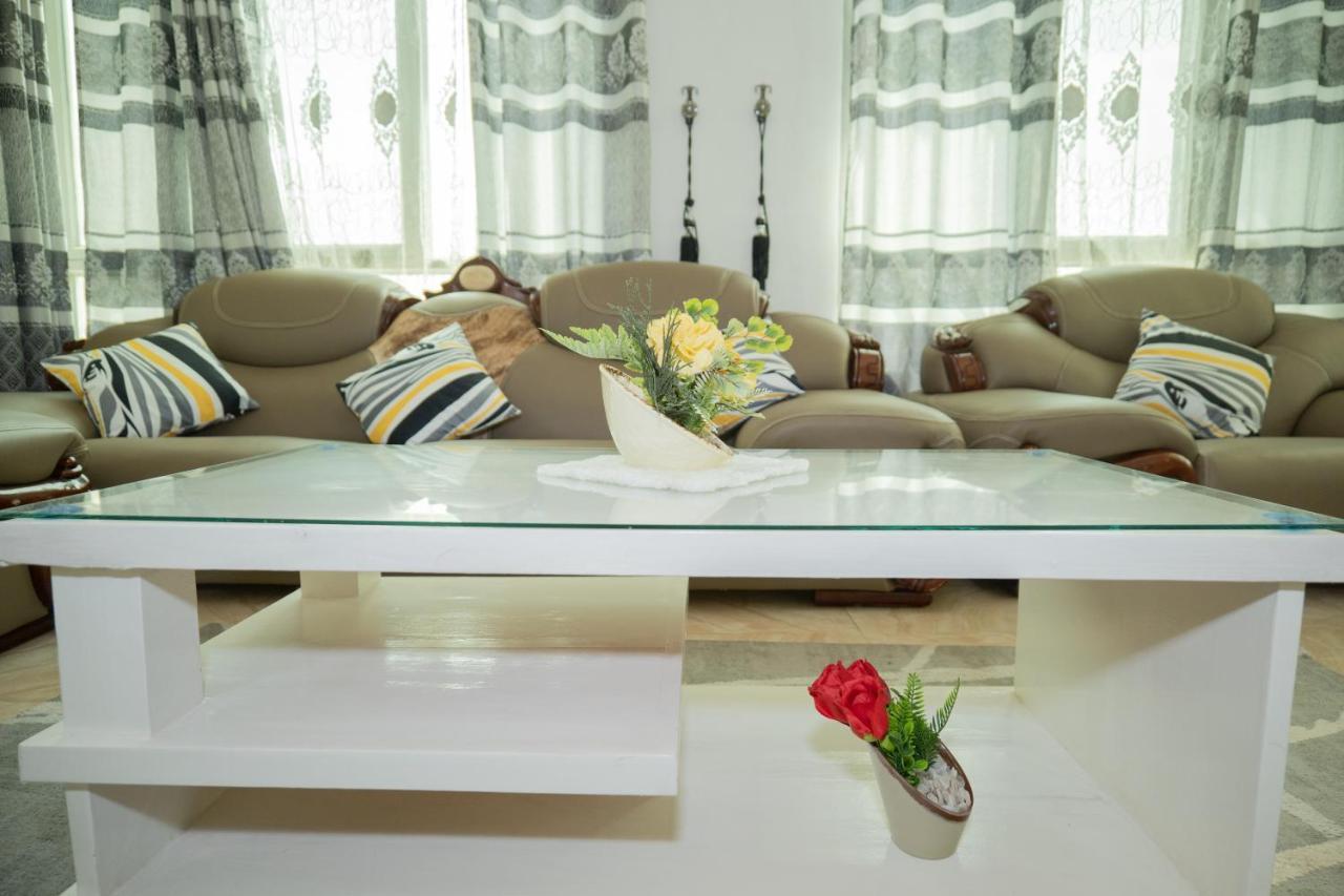 The City Block Apartment Bujumbura Buitenkant foto