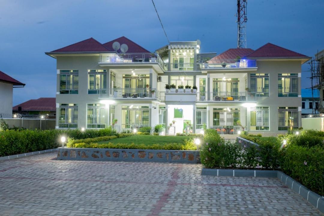 The City Block Apartment Bujumbura Buitenkant foto